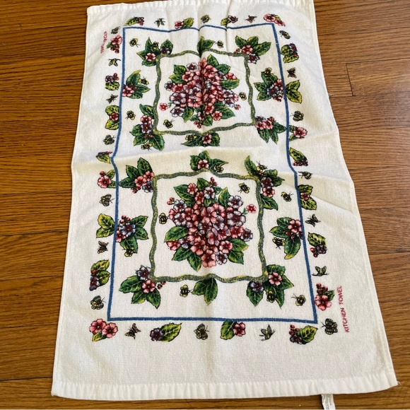 Floral and Leaf Patterned Hand Towels - Picture 6 of 9